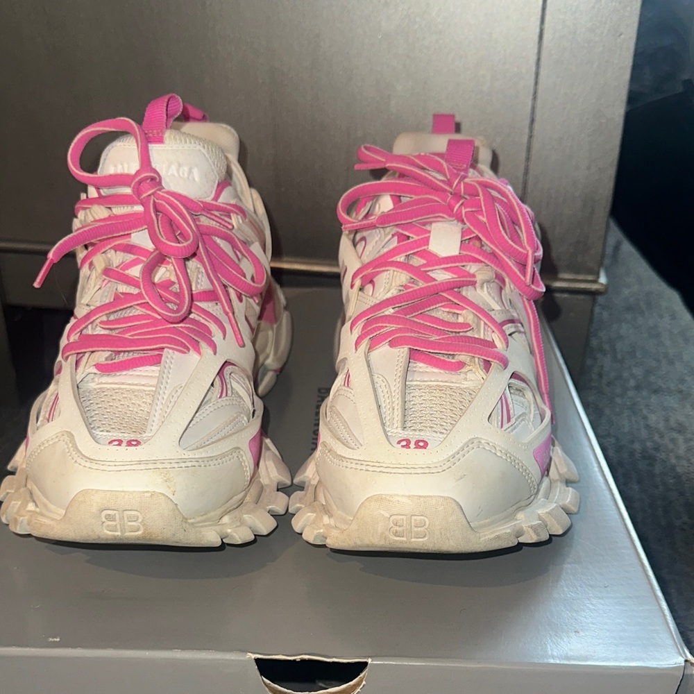 Authentic Balenciaga 38 women Pink and White Sneakers